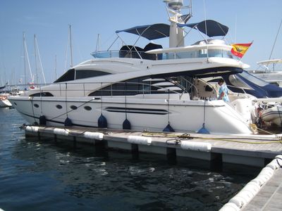 Sale the yacht Fairline Squadron 58 FLY