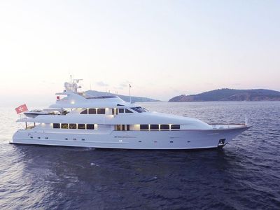 Sale the yacht Broward 40m