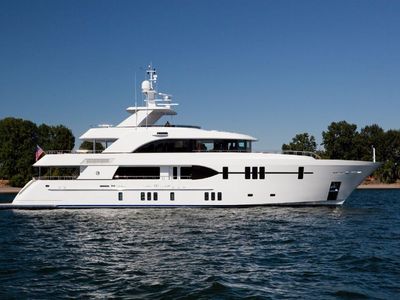 Sale the yacht Ocean Alexander 120
