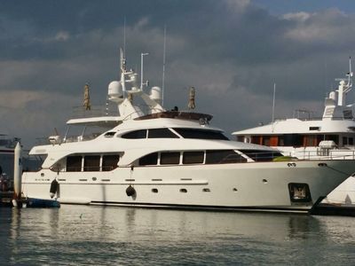 Sale the yacht Benetti Tradition 100